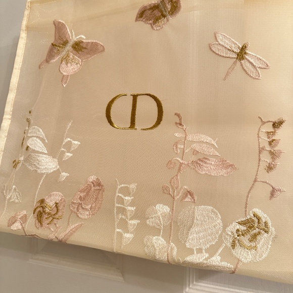New Dior VIP gift Floral Embroidered Tote Bag - Picture 2 of 8